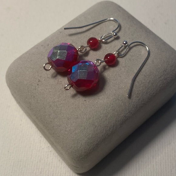 ๐ Tara Designs vintage ruby red fire polished round faceted glass bead earrings - Picture 6 of 7